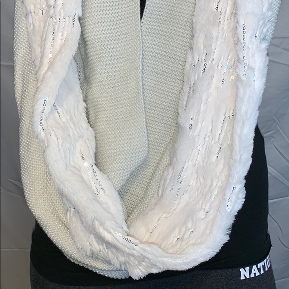NWT I.N.C Warm Vanilla Fur Infinity Scarf - Picture 2 of 5